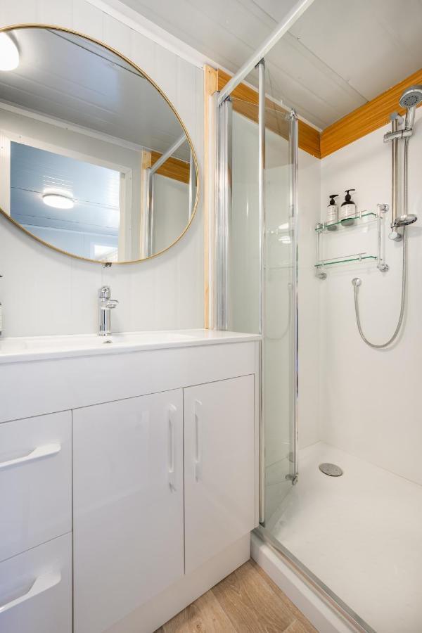 Cosy Cabin To Stay Even Better Than Glamping Pukekohe Eksteriør bilde